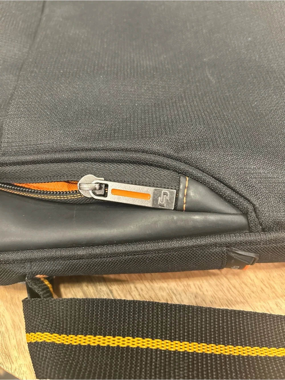 Solo black/orange computer bag 3 compartments
